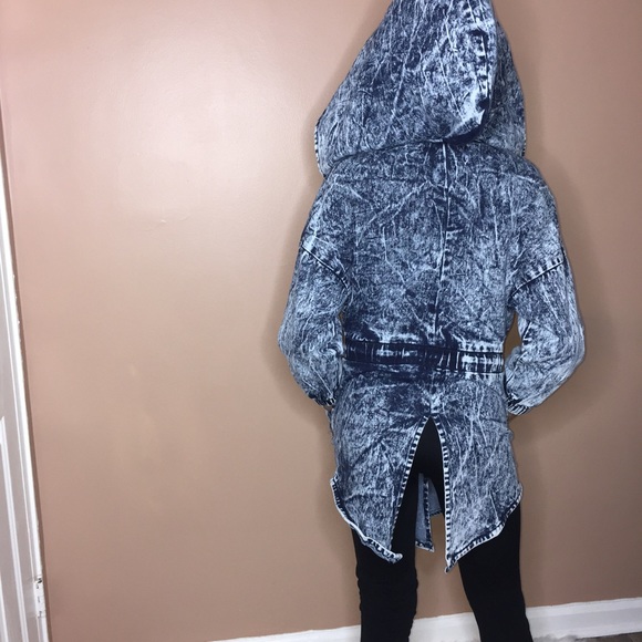 Acid wash jean jacket - Picture 2 of 4